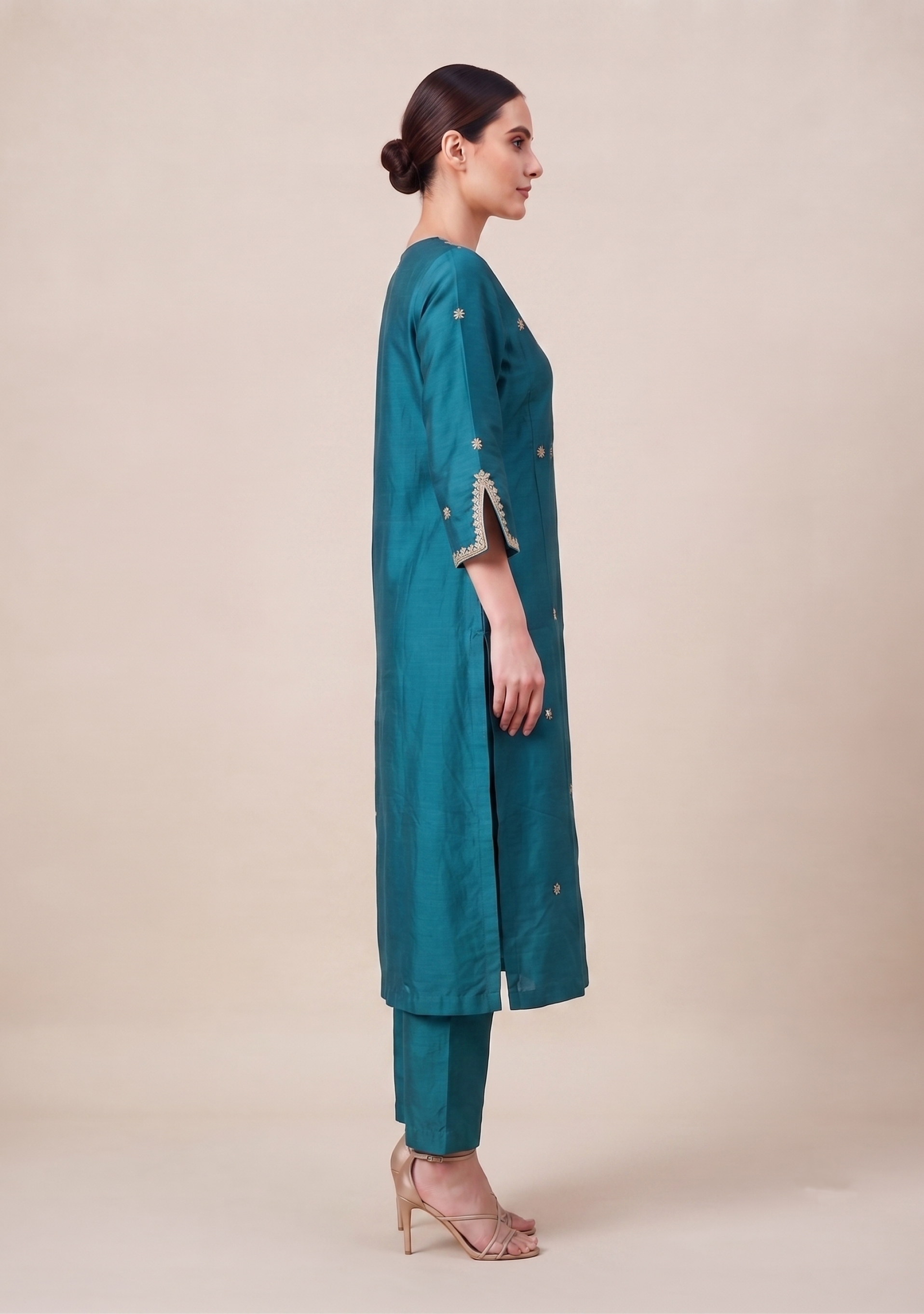 Turquoise Handcrafted Suit Set with Lehariya Banarasi Dupatta