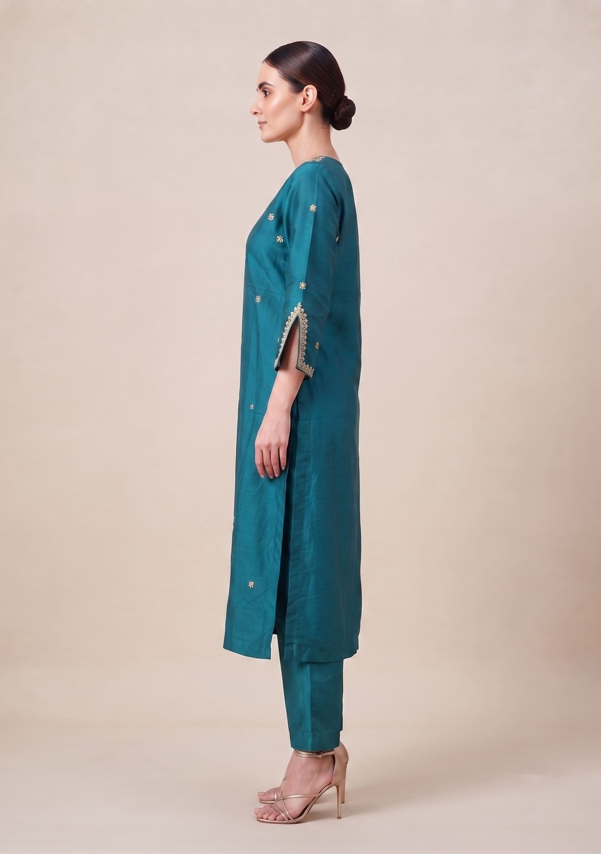 Turquoise Handcrafted Suit Set with Lehariya Banarasi Dupatta